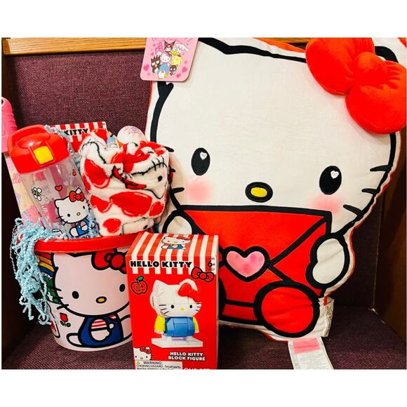 Hello kitty Easter bundle x large pillow with Hello Kitty with large red Bow - Picture 8 of 11